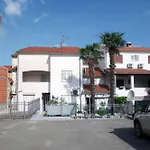 Trisi Apartment